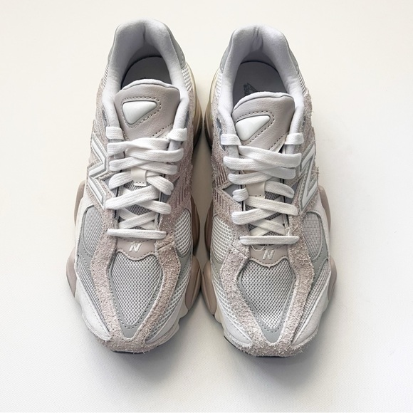 New Balance 9060 Gray 8.5 women’s - Picture 5 of 8